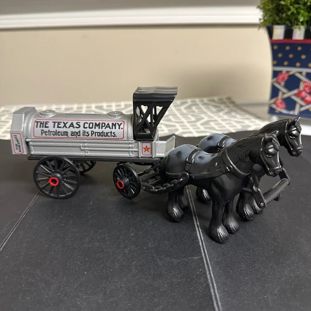 1991 ERTL Texaco Horse and Tanker Wagon Diecast coin bank Vintage Gray W/ Key